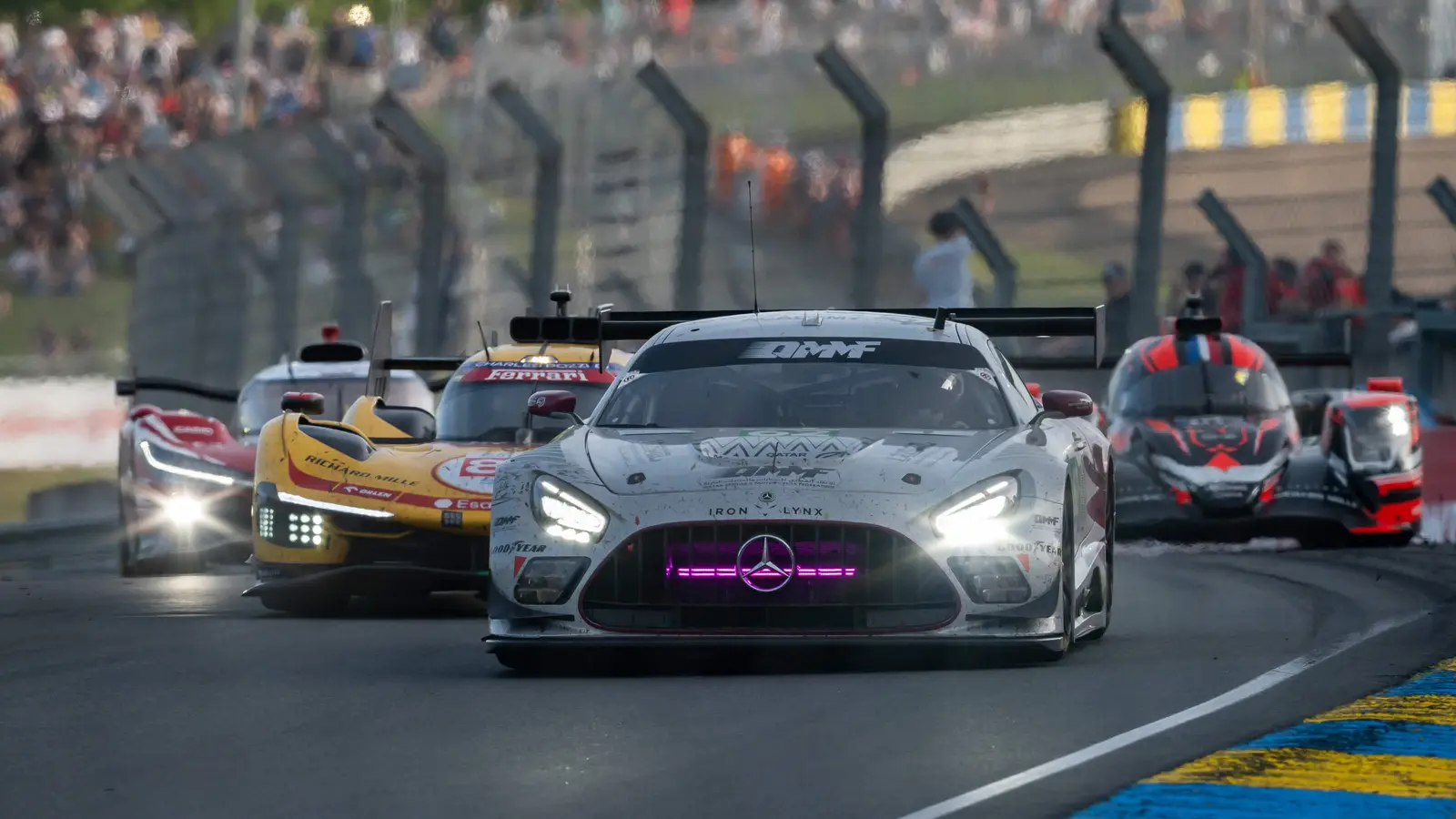 Racing Motorsports Competition at Le Mans Circuit - Free 8K Cars ...