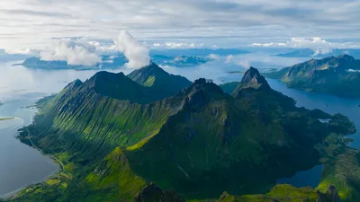 Lofoten's Alpine Peaks Above the Clouds - free wallpaper 5120×2880