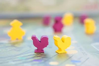 Colorful Wooden Game Pieces on Board Game - free photography wallpaper 3000×2000