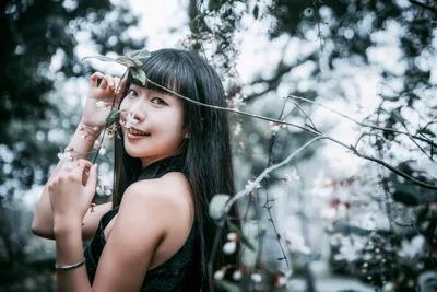 Woman Among Blooming White Flowers in Nature - free people & portraits wallpaper 5875×3922