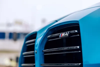 Blue BMW M44 Grille Close-Up Detail Shot - free cars & vehicles wallpaper 6720×4480