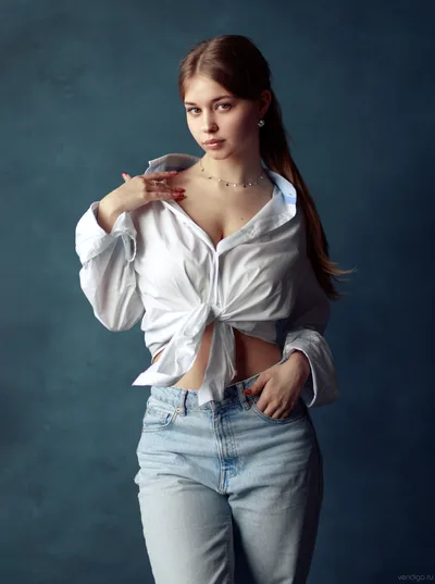 Woman in White Shirt and Light Jeans Portrait - free people & portraits wallpaper 4466×5997