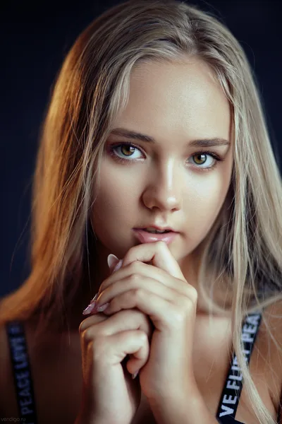 Portrait of Young Woman with Thoughtful Expression - free people & portraits wallpaper 4096×6144