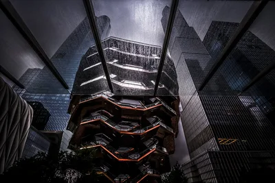 Modern Architecture Staircase in Urban Skyline - free city & urban wallpaper 5120×3413