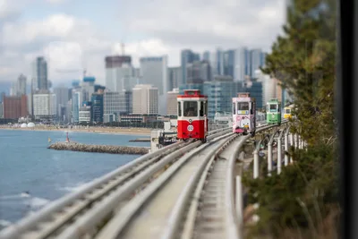 Cable Car Railway Over San Francisco Bay with Skyline - free city & urban wallpaper 5568×3712