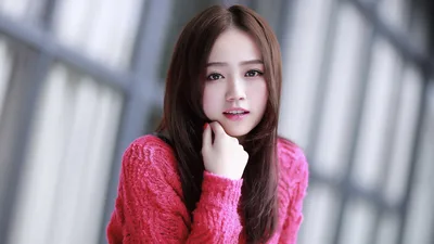 Young Woman in Pink Sweater Portrait - free wallpaper 5760×3240