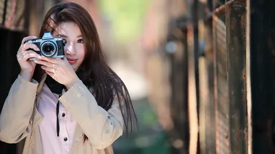 Woman With Vintage Camera in Urban Alley - free people & portraits wallpaper 5760×3240