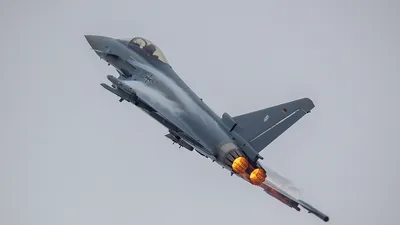 Eurofighter Typhoon Jet in Steep Climb with Afterburners - free cars & vehicles wallpaper 5472×3078