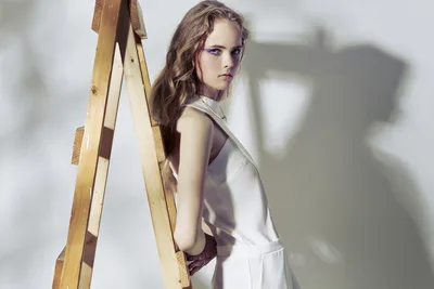 Woman Posing With Wooden Ladder Against White Wall - free people & portraits wallpaper 2048×1365