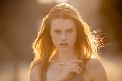Portrait Of Young Woman With Long Red Hair In Golden Sunlight - free people & portraits wallpaper 5472×3648