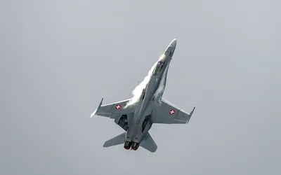 Swiss Air Force Fighter Jet in Vertical Climb - free cars & vehicles wallpaper 4176×2610