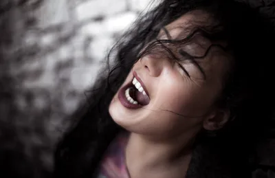 Woman with Open Mouth and Long Dark Hair - free people & portraits wallpaper 1920×1244