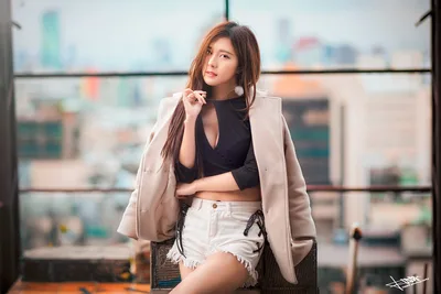 Urban Rooftop Portrait With City Skyline Background - free people & portraits wallpaper 5120×3413
