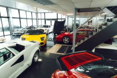 Luxury Sports Car Showroom Display - free cars & vehicles wallpaper 2048×1365