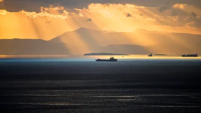 Golden Light Over The Aegean Sea - free landscapes wallpaper 5120×2880