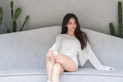 Woman in White Sweater Posing on Concrete Bench - free people & portraits wallpaper 5120×3413