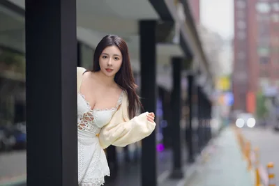 Woman in White Lace Dress Posing by Urban Pillar - free people & portraits wallpaper 5120×3418