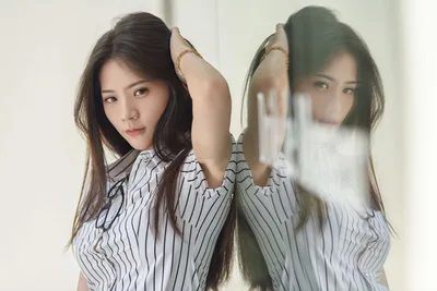 Woman With Mirror Reflection in Striped Shirt - free people & portraits wallpaper 5120×3413