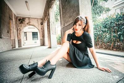 Woman in Black Dress Posing in Urban Alleyway - free people & portraits wallpaper 5760×3840