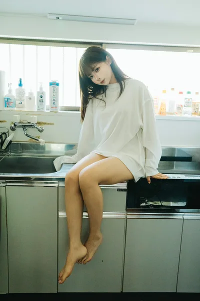 Woman Sitting on Kitchen Counter in School Setting - free people & portraits wallpaper 4000×6000