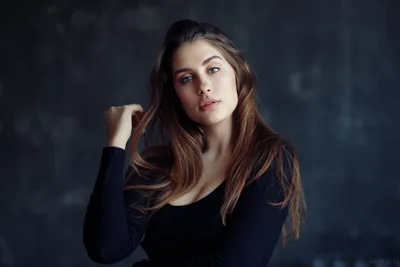 Portrait Of Woman With Long Brown Hair Against Dark Background - free people & portraits wallpaper 5120×3413