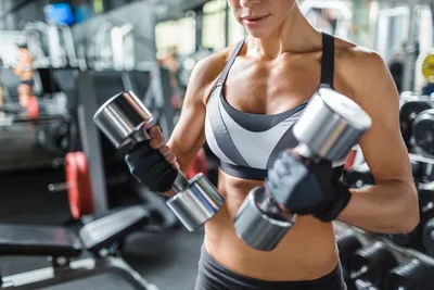 Woman Lifting Dumbbells in Modern Gym - free people & portraits wallpaper 2121×1414