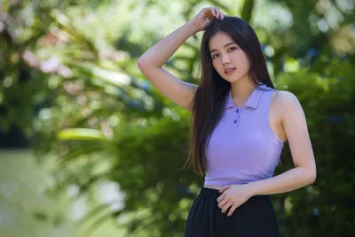Young Woman in Purple Top in Garden Setting - free people & portraits wallpaper 5120×3413
