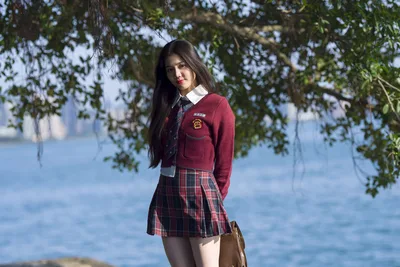 School Girl Portrait by Lake with Willow Tree - free people & portraits wallpaper 5120×3418