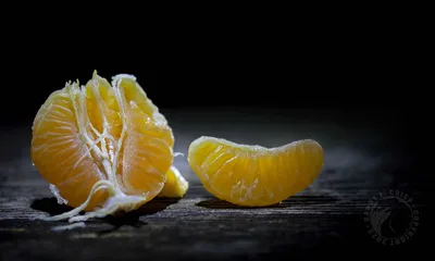 Peeled Citrus Segments on Dark Wooden Surface - free food wallpaper 2000×1200