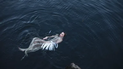 Floating Angel in Water - free people & portraits wallpaper 1920×1080