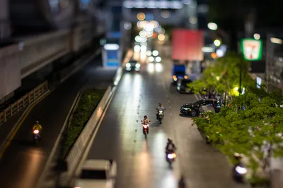Miniature Urban Street Scene at Night with Vehicles - free city & urban wallpaper 5568×3712