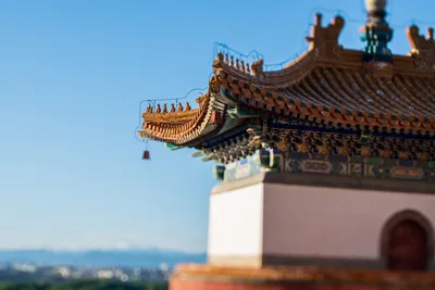 Traditional Chinese Roofed Temple Structure with Ocean View - free city & urban wallpaper 5568×3712
