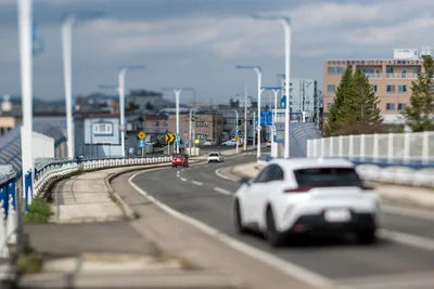 Japanese Urban Highway Bridge with Traffic and Buildings - free city & urban wallpaper 5568×3712