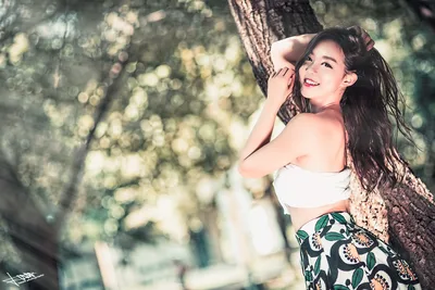 Woman Posing By Tree In Natural Sunlight - free people & portraits wallpaper 5760×3840