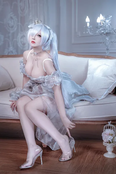 Pale-Haired Woman in Sheer Gown on Bedroom Sofa - free people & portraits wallpaper 2000×3001