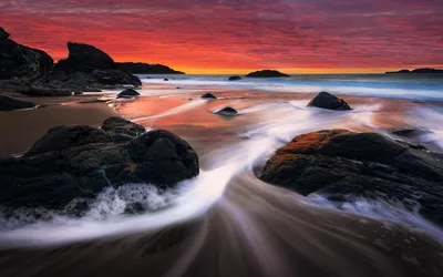 Fiery Sunset at Marshall Beach - free nature wallpaper 5120×3200