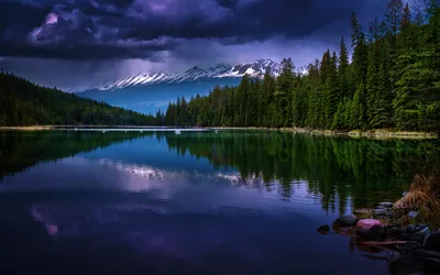Mountain's Mirror: Storm Over Alpine Lake - free nature wallpaper 3840×2400