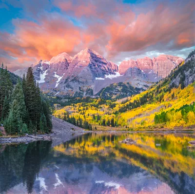 Maroon Bells Golden Autumn Reflection - free nature wallpaper 7000×6969