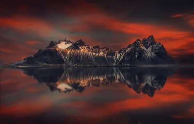 Vestrahorn's Golden Reflection at Sunset - free nature wallpaper 7030×4509