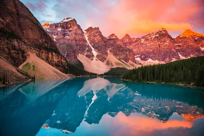 Moraine Lake Sunset Reflection - free nature wallpaper 5472×3648