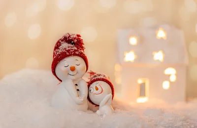Cozy Christmas Snowmen with Festive Lights - free kids & cute wallpaper 6000×3886
