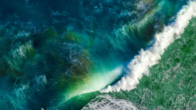 Emerald Waves: Aerial Ocean Majesty - free nature wallpaper 5120×2880