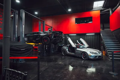 Supercars in Red Garage with Gullwing Doors - free cars & vehicles wallpaper 2048×1365