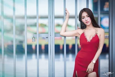 Elegant Woman in Red by the Gate - free people & portraits wallpaper 5120×3413