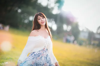 Boho Grace in Golden Sunlight - free people & portraits wallpaper 5760×3840