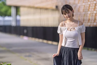 Street Portrait: Asian Woman in White Off-Shoulder Top - free people & portraits wallpaper 5016×3344