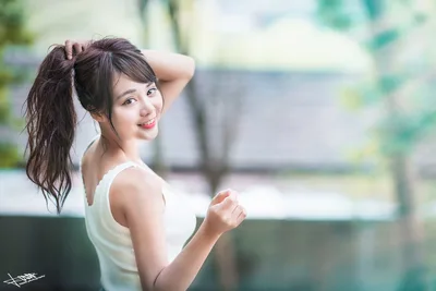 Gentle Smile in Soft Focus - free people & portraits wallpaper 5760×3840