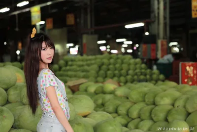 Woman at Night Market with Green Melons - free people & portraits wallpaper 5760×3840