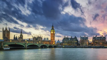 Big Ben's Golden Hour Over London - free wallpaper 3840×2160