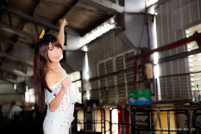 Woman Posing in Industrial Warehouse Setting - free people & portraits wallpaper 5760×3840